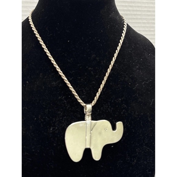 The Unbranded Brand Jewelry - Handmade Sterling Silver Elephant Pendant W/18" .925 Robe Chain Safari Wildlife